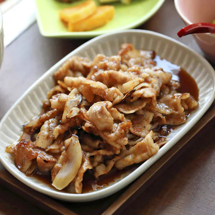 【北久里浜】20品目×豚肉×発酵の健康定食!「ブタノキモチ」のブタジンジャー定食